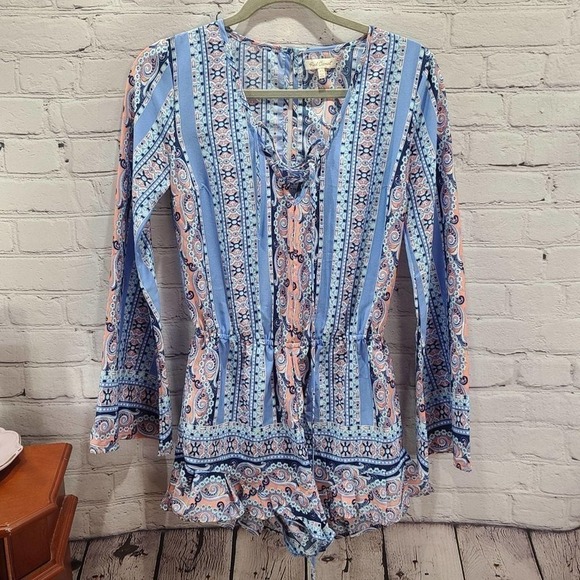 Red Camel Tie V Neck Romper - Picture 3 of 14